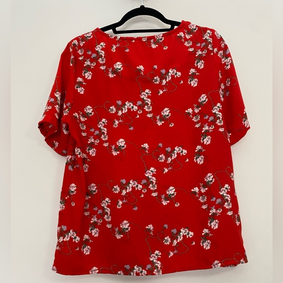Cero Moda Red Floral Top Size Medium - Picture 2 of 7